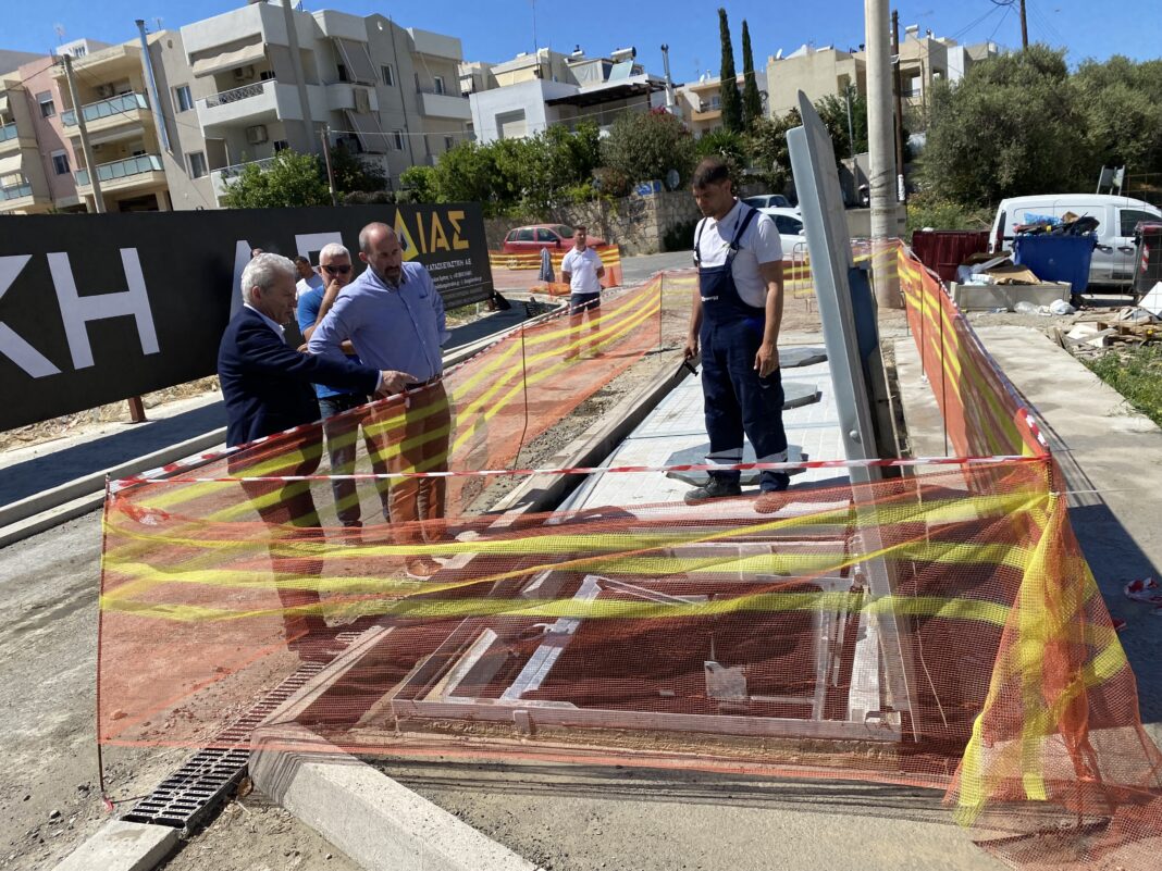 Ολοκληρώνεται η τοποθέτηση 100 υπόγειων κάδων σε περιοχές του Ηρακλείου