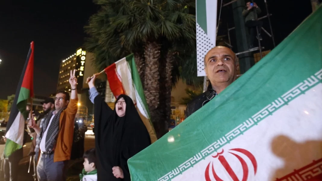 Ιράν: Ο υπουργός Εξωτερικών διαβεβαιώνει ότι δεν επιδιώκει την εξάπλωση της έντασης με το Ισραήλ