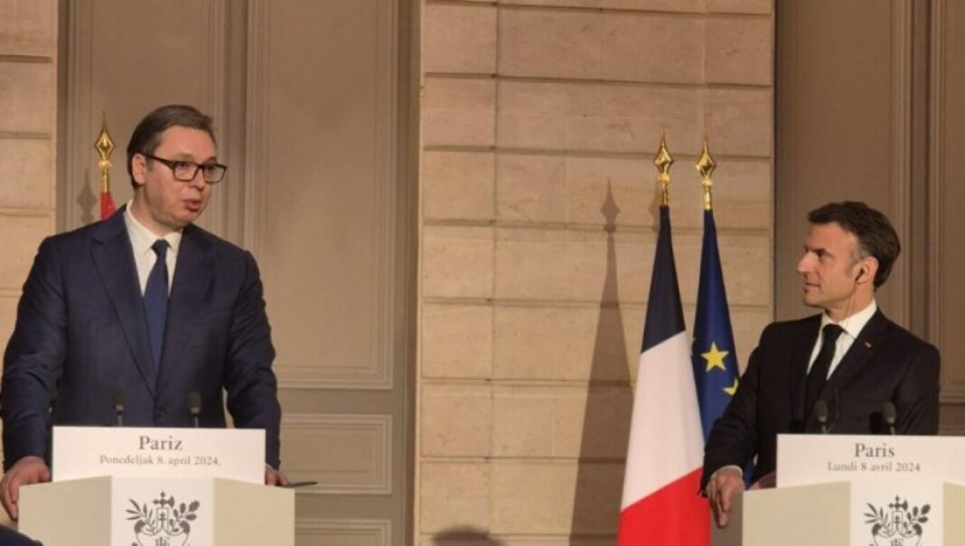 Παρίσι: Συνάντηση Μακρόν-Βούτσιτς - Συμφωνία για την αγορά γαλλικών Rafale