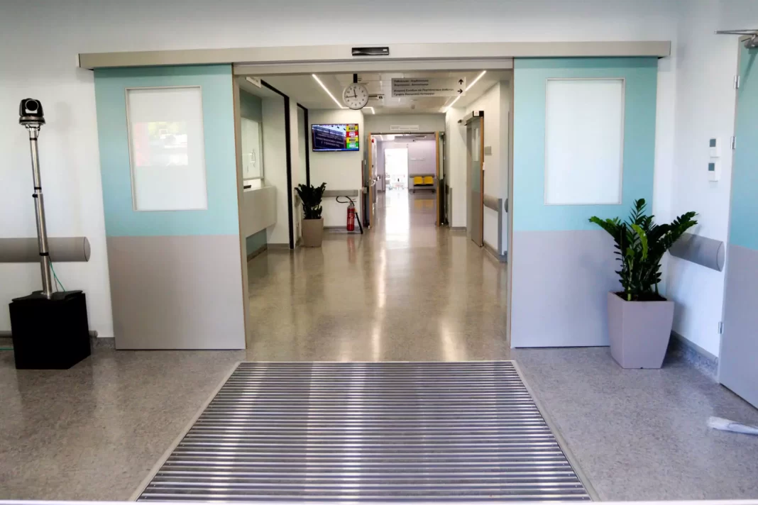 Σύλληψη γυναίκας για κλοπή πορτοφολιού στα Επείγοντα του νοσοκομείου