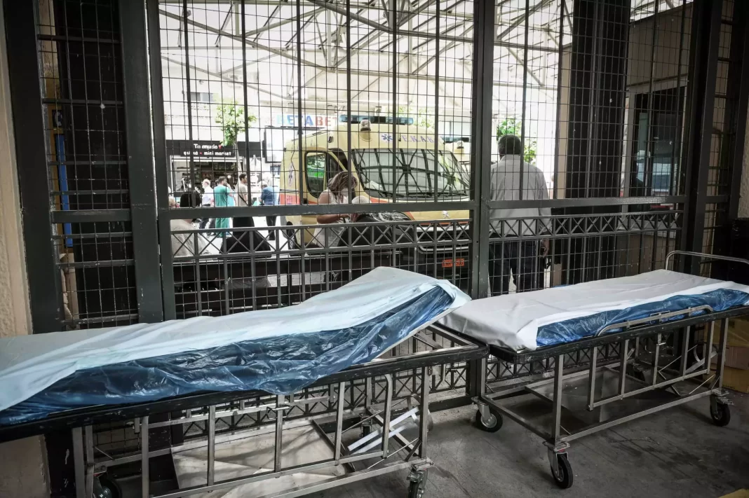 Λαϊκό Νοσοκομείο: Ράντζο στο διάδρομο στη Μονάδα Μεταμοσχεύσεων για πρώτη φορά μετά από 20 χρόνια – Παρέμβαση Γεωργιάδη