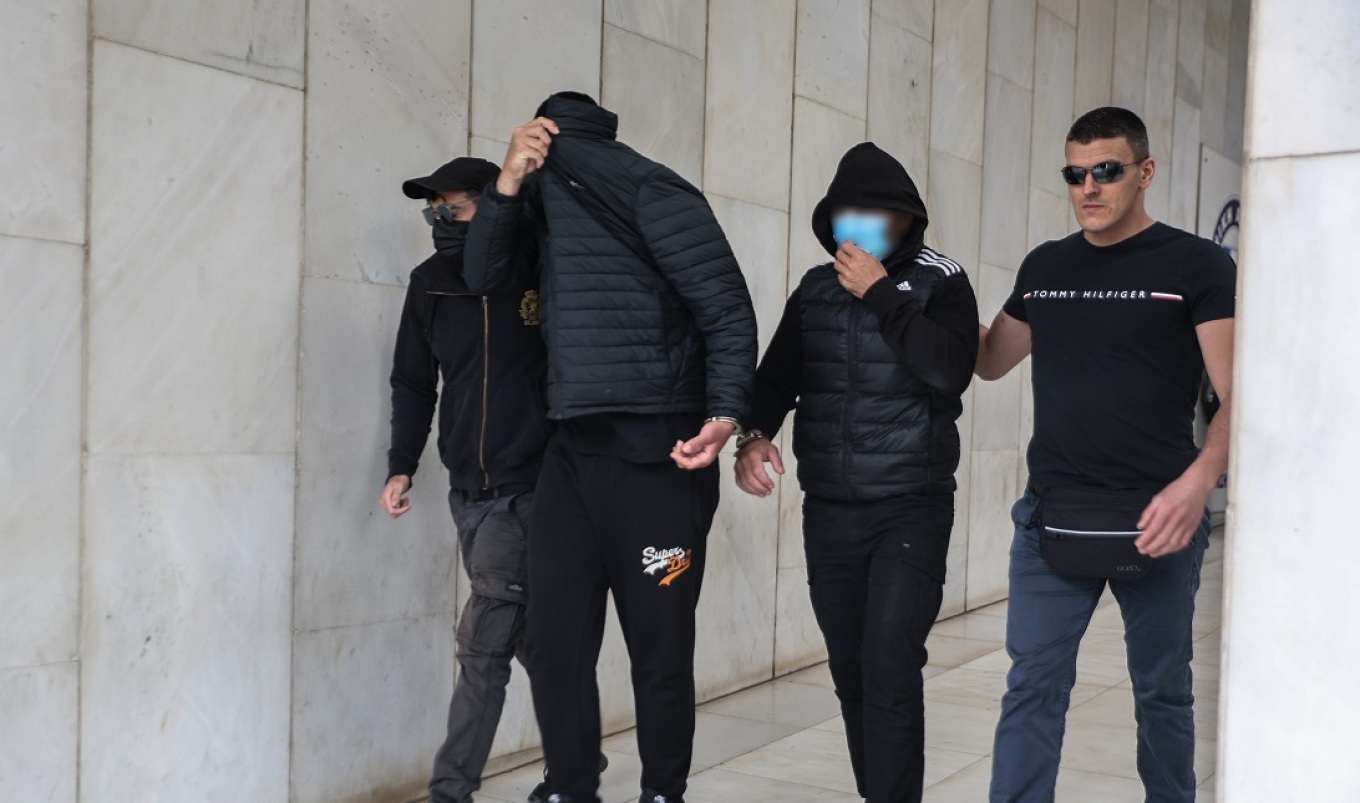 Ρέντης: «Του πήραν δείγμα για πυρίτιδα 4 μέρες μετά τα επεισόδια» λέει η συνήγορος του μάνατζερ τράπερ