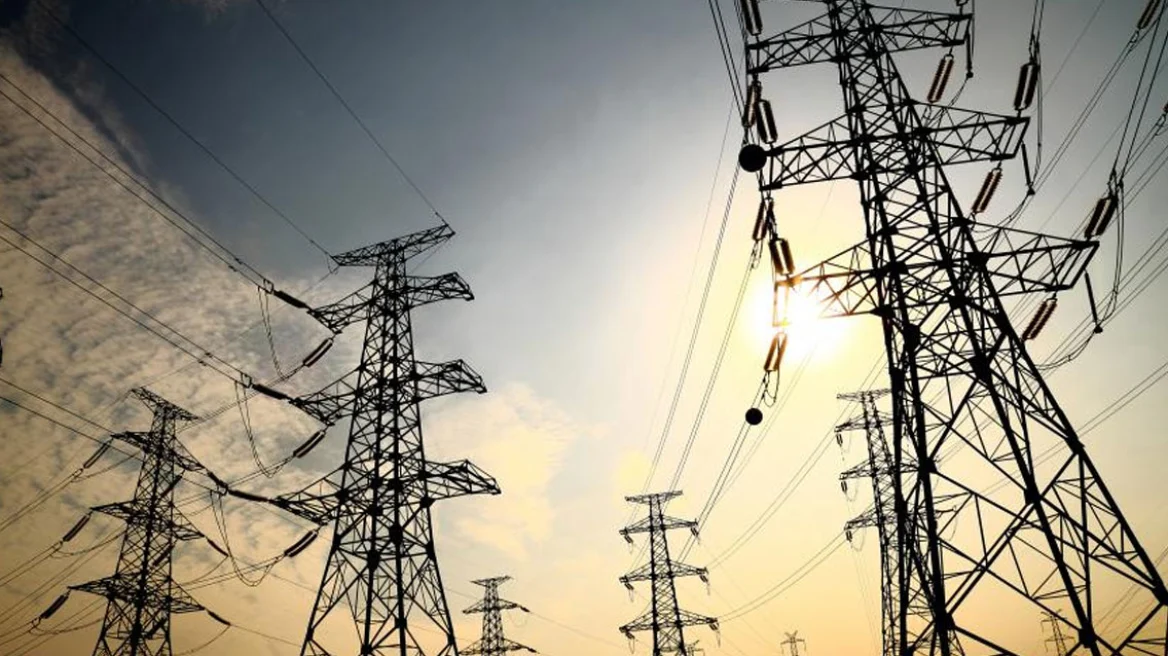 Έκρηξη σε υποσταθμό ΔΕΔΔΗΕ στo Αλιβέρι της Εύβοιας – Χωρίς ρεύμα σπίτια και επιχειρήσεις