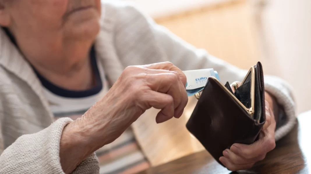 e-ΕΦΚΑ: Πότε καταβάλλονται οι συντάξεις Μαΐου – Οι ημερομηνίες