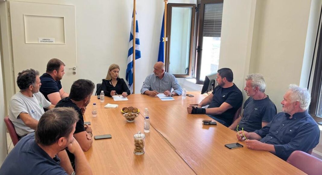 Συνάντηση Σέβης Βολουδάκη με το Δήμαρχο Σφακίων
