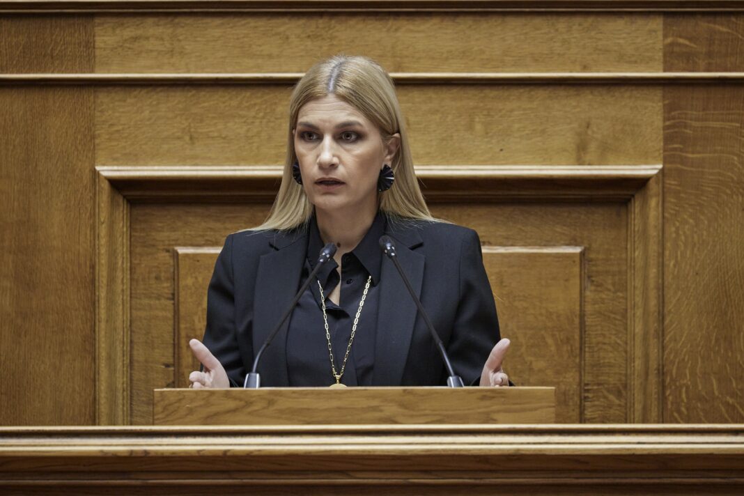 H Σέβη Βολουδάκη στην Ολομέλεια της Βουλής κατά τη συζήτηση Νομοσχεδίου του Υπουργείου Υγείας