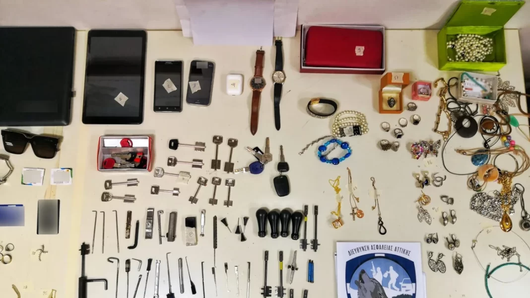 Έπιασαν συμμορία Γεωργιανών που άνοιγε σπίτια – Ο αρχηγός τσιλιαδόρος, ο μπουκαδόρος και η οικιακή βοηθός