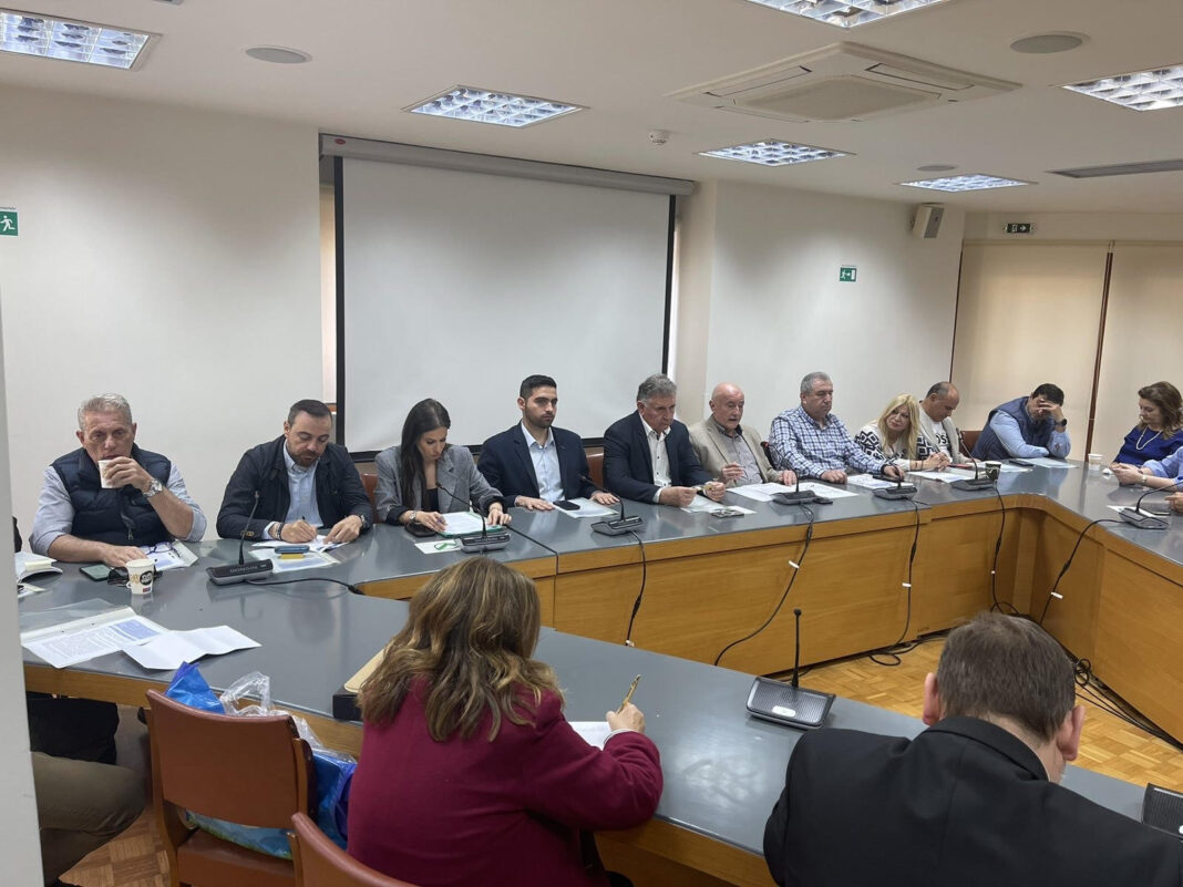 Παραγωγικοί Φορείς 1 Στο πλευρό των τοπικών φορέων για τις ελλείψεις προσωπικού, ο Φραγκίσκος Παρασύρης