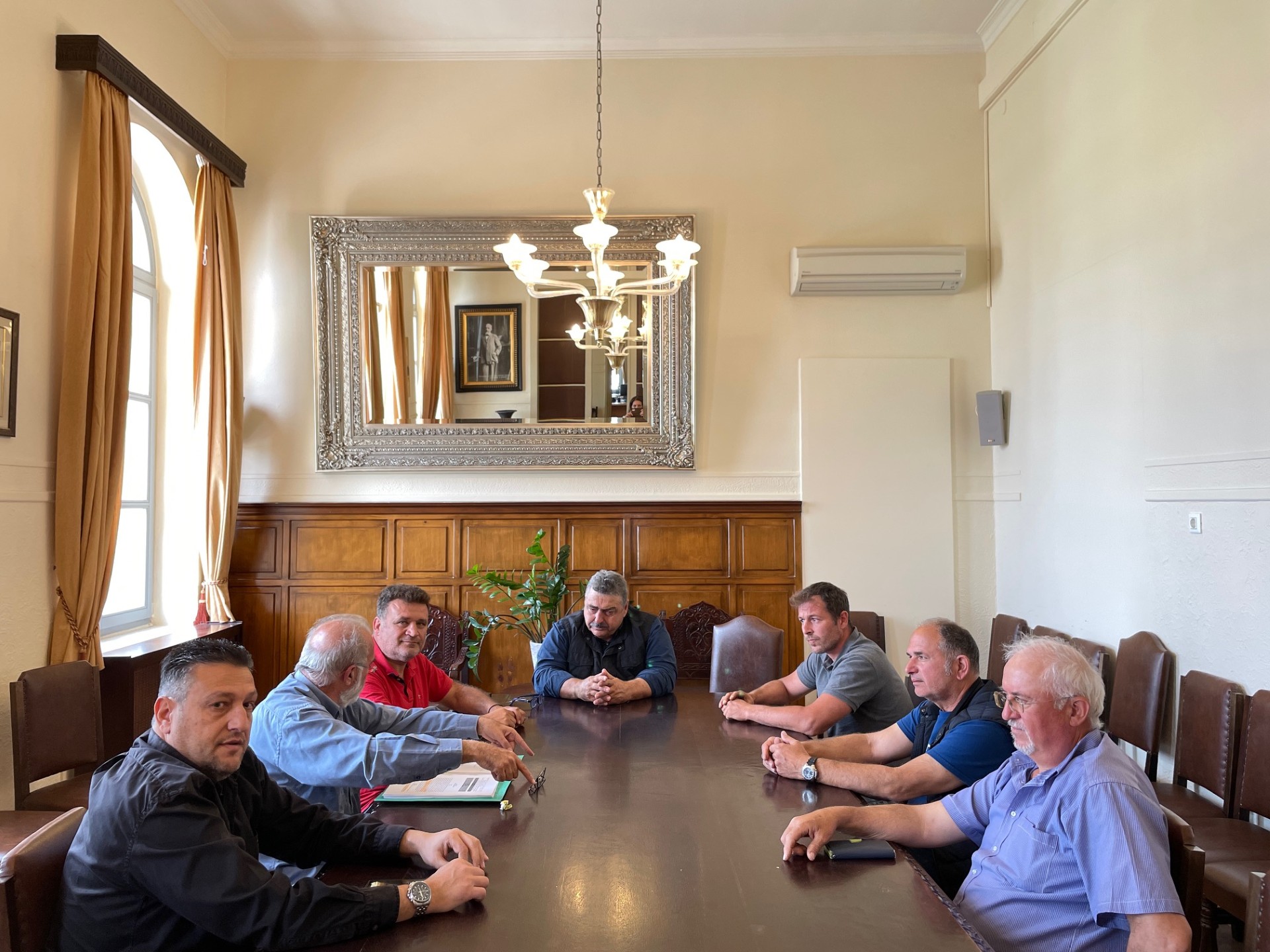 Συνάντηση Καλογερή με εκπροσώπους των  ΤΟΕΒ της Π.Ε. Χανίων