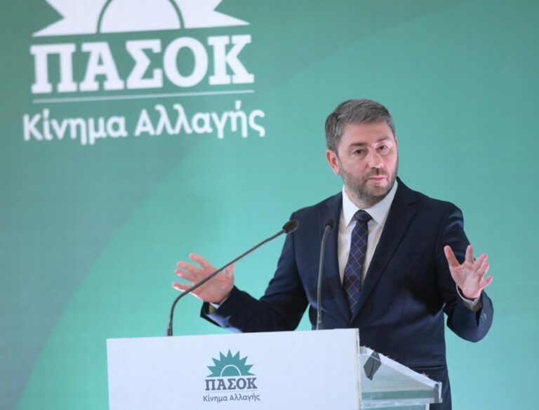 Live η παρουσίαση των υποψήφιων ευρωβουλευτών του ΠΑΣΟΚ από τον Ν. Ανδρουλάκη