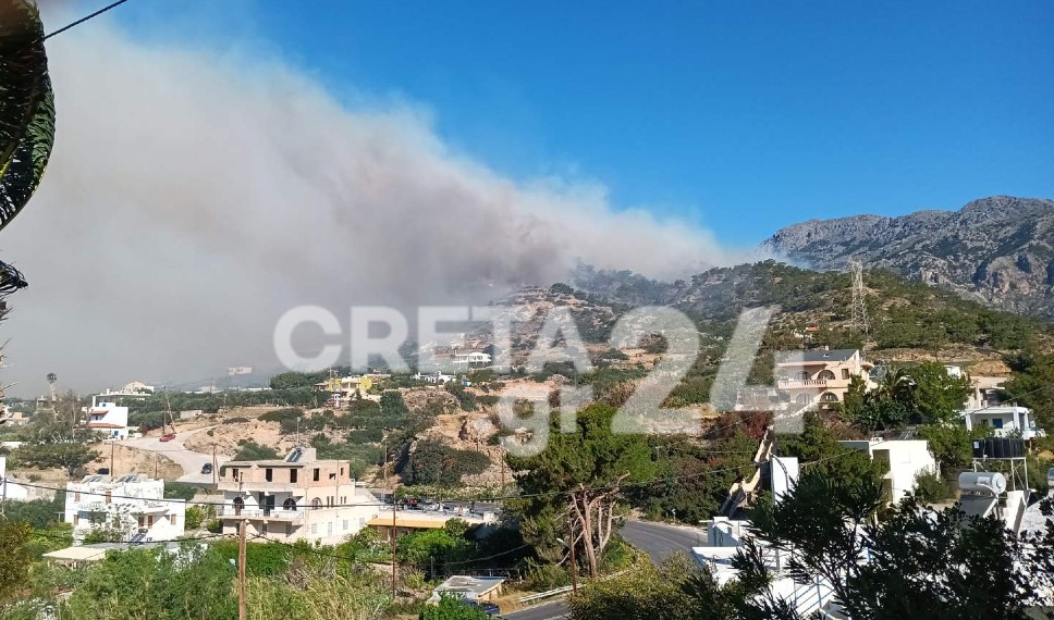 Μαίνεται ανεξέλεγκτη η μεγάλη πυρκαγιά στην Κρήτη – Εκκενώνονται τέσσερις περιοχές
