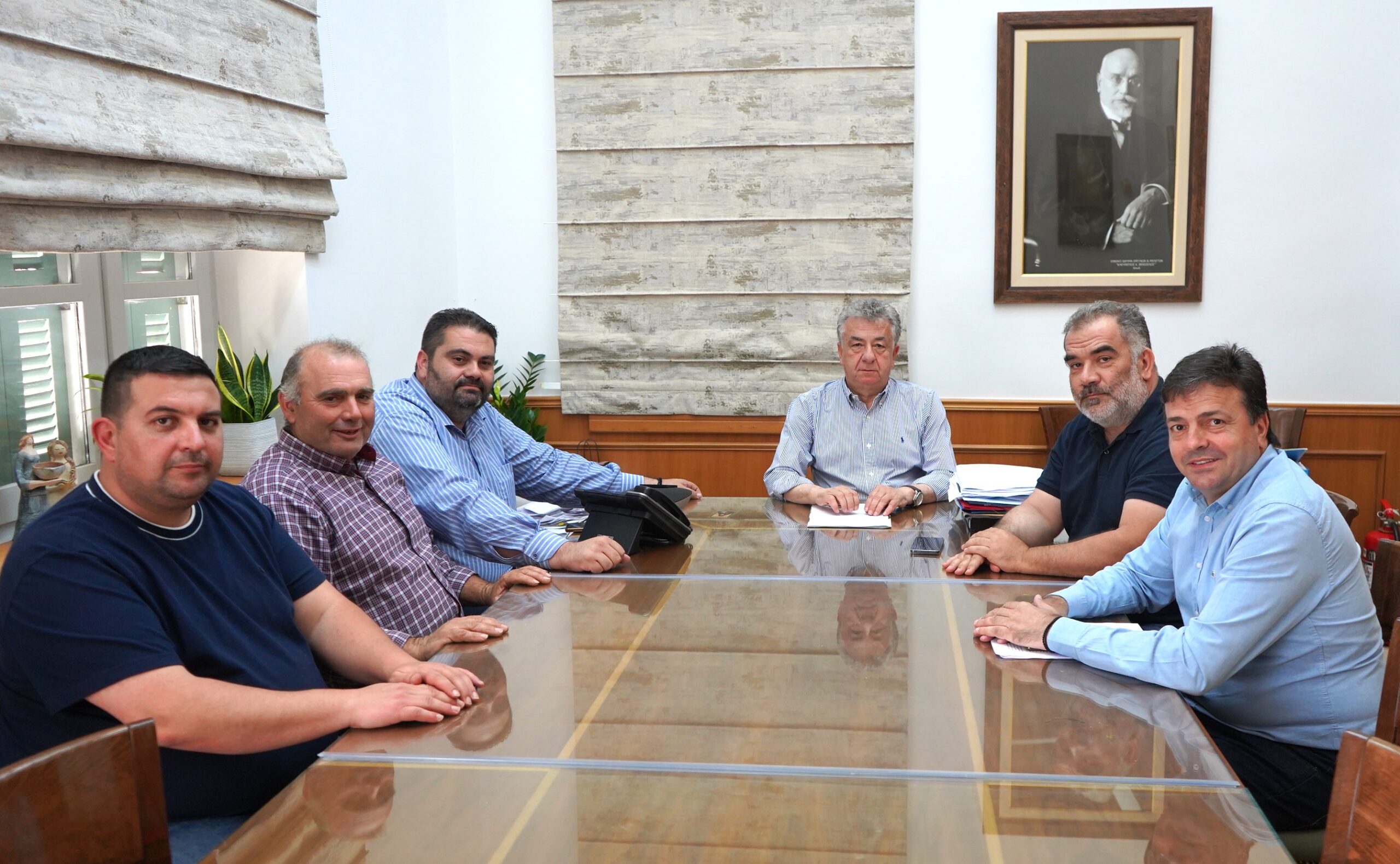 Τα διαχειριστικά σχέδια βόσκησης στο νησί σε σύσκεψη με τον Περιφερειάρχη Κρήτης