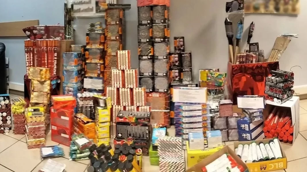 68χρονος συνελήφθη για κατοχή 50.500 πυροτεχνημάτων
