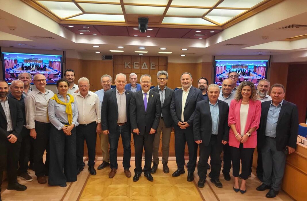 Στη συνεδρίαση του Ινστιτούτου Αυτοδιοίκησης ο Γιάννης Κουράκης