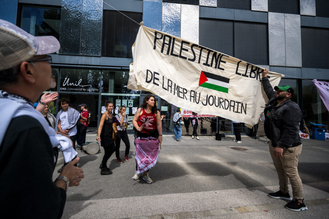 Η αστυνομία απομάκρυνε τους φοιτητές που διαδήλωναν υπέρ των Παλαιστινίων στο Πανεπιστήμιο της Βέρνης