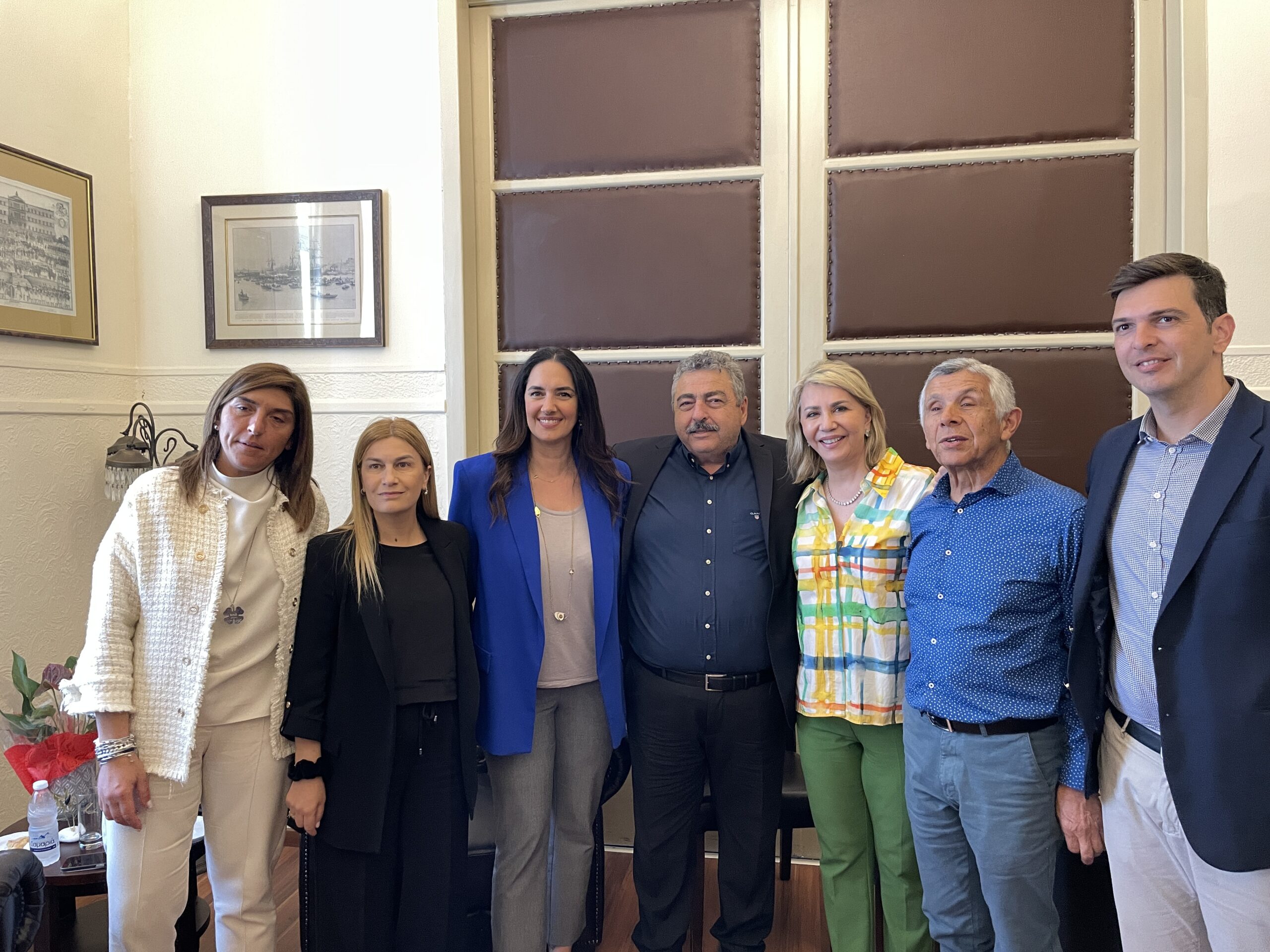 Τον Νίκο Καλογερή επισκέφθηκε η Υφυπουργός Παιδείας Ζέττα Μακρή