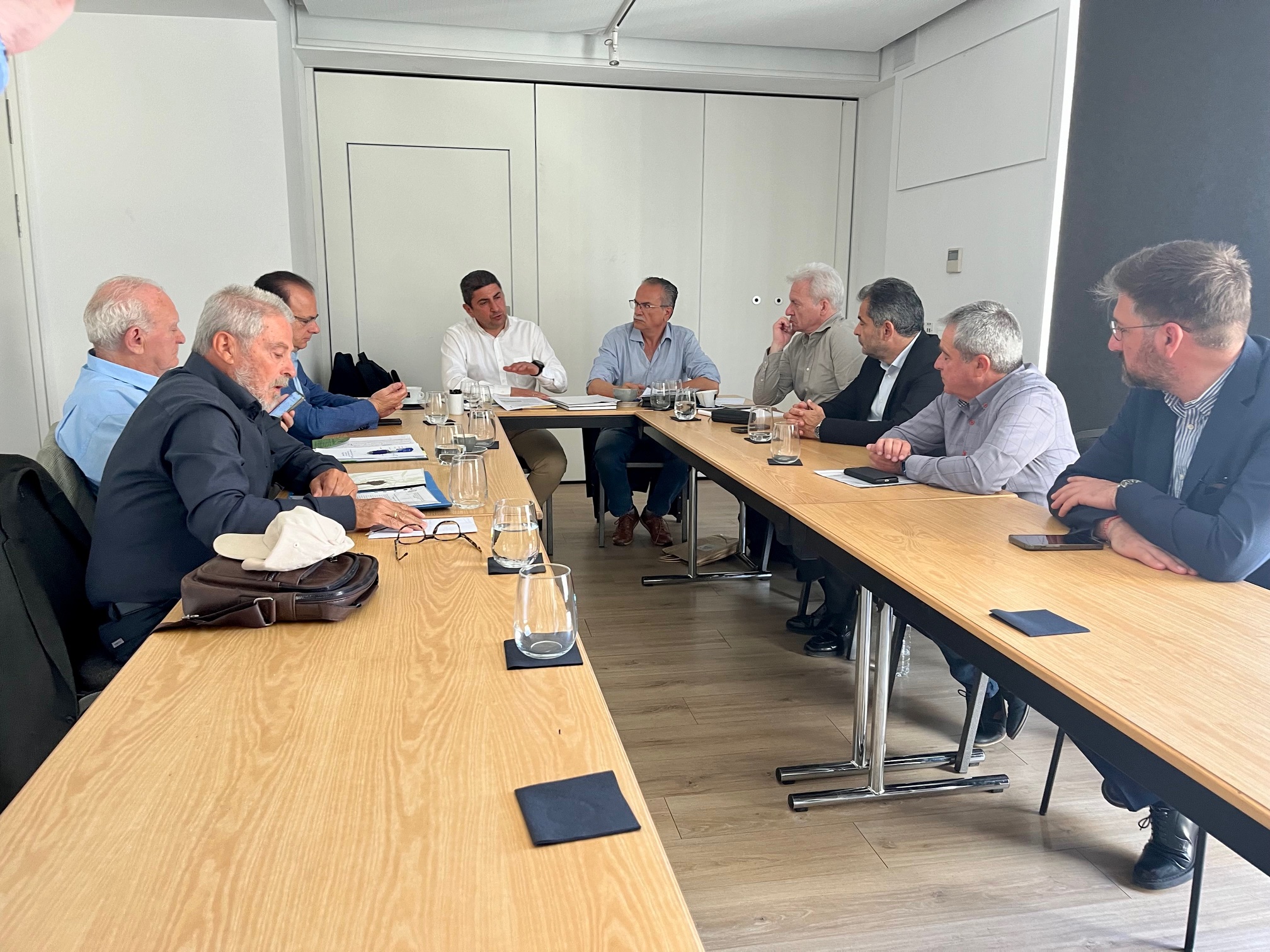 Στη συνάντηση του ΣΕΔΗΚ με τον Υπουργό Αγροτικής Ανάπτυξης και Τροφίμων Λευτέρη Αυγενάκη ο Δήμαρχος Ηρακλείου Αλέξης Καλοκαιρινός