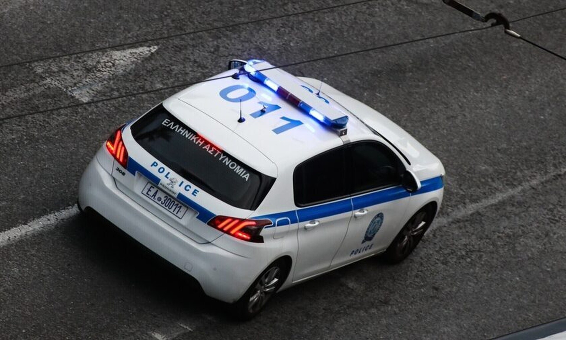 Χειροπέδες σε νεαρούς αλλοδαπούς που διέπρατταν ληστείες εις βάρος ανηλίκων