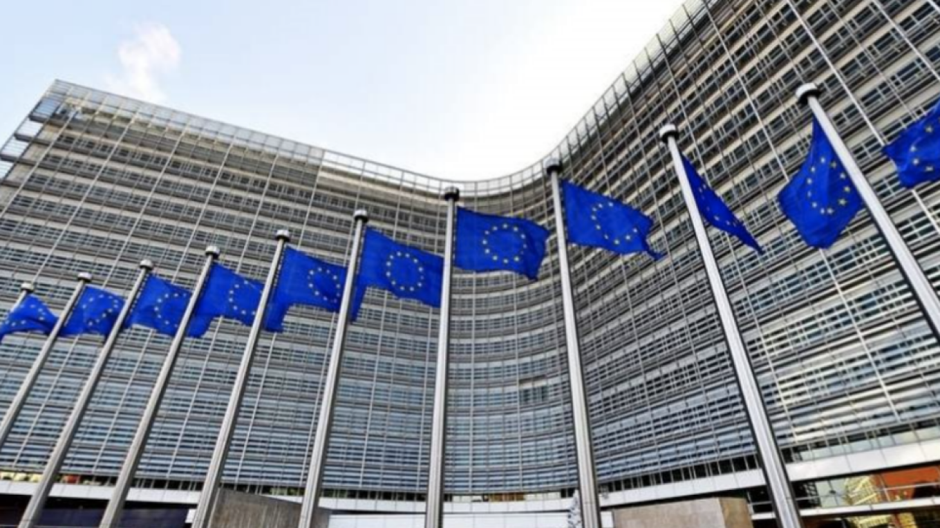 Κομισιόν: Δεν υπάρχει κίνδυνος παραβίασης του κράτους δικαίου για την Πολωνία