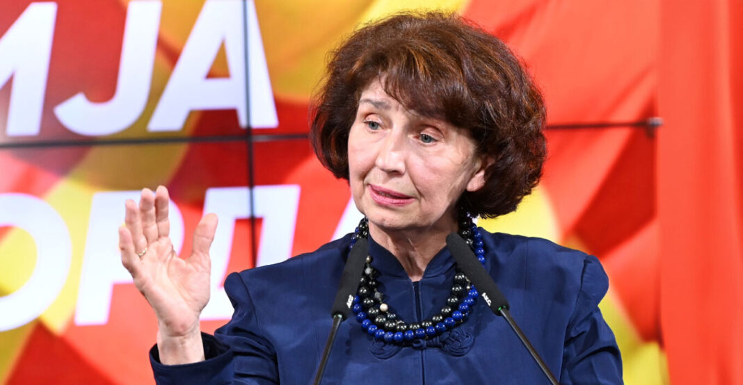 Σιλιάνοφσκα: «Στις δημόσιες εμφανίσεις έχει το δικαίωμα να χρησιμοποιεί το όνομα Μακεδονία», λέει το γραφείο της