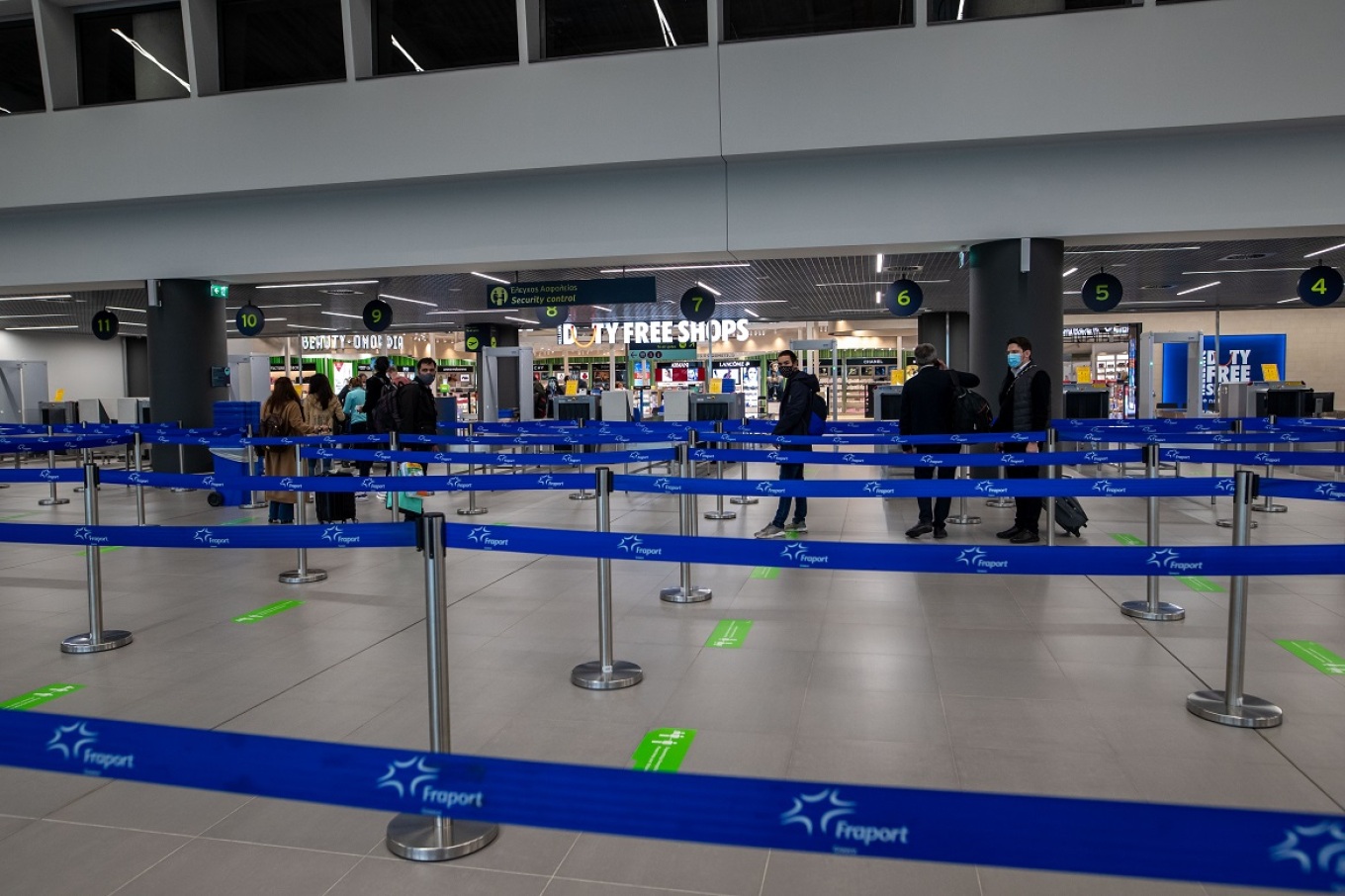 Ταλαιπωρία για επιβάτες πτήσης με προορισμό το Βελιγράδι - Επέστρεψε στο αεροδρόμιο «Μακεδονία»