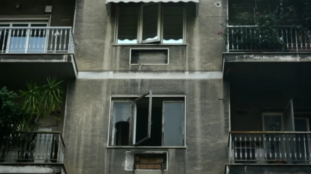 Διευθύντρια στο Μεταξά η γυναίκα που πέθανε με τον αδερφό της από φωτιά σε διαμέρισμα