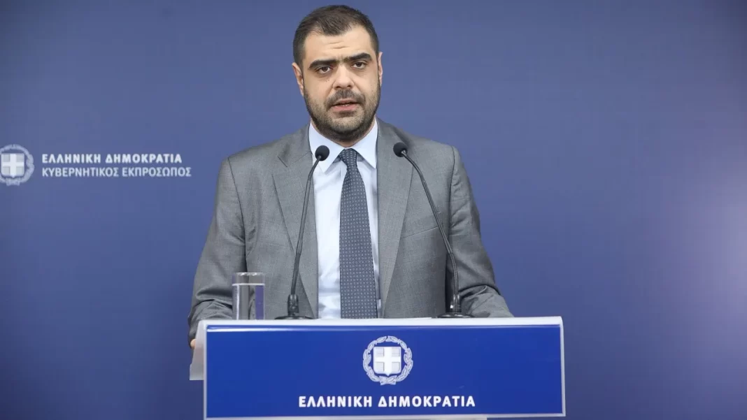 «Καρφί» Μαρινάκη για Σάττι: Όταν κάποιος εκπροσωπεί μία χώρα πρέπει να προσέχει τη συμπεριφορά του