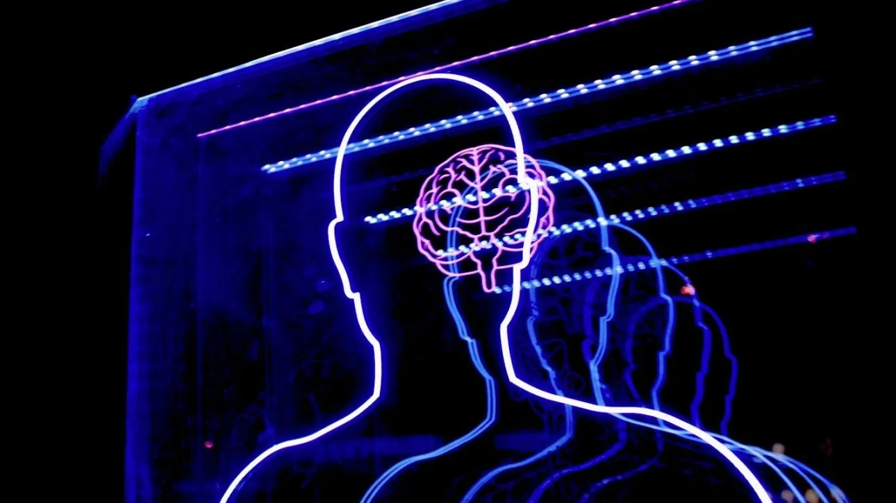 Ο ανθρώπινος εγκέφαλος συρρικνώνεται και οι επιστήμονες δεν συμφωνούν στο γιατί