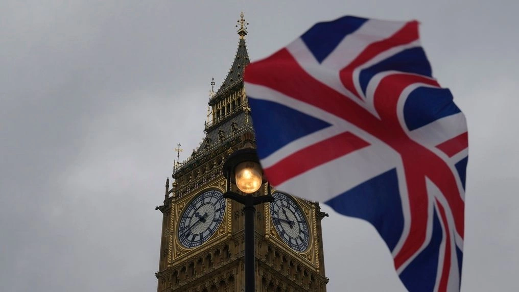 Βρετανία: Ξεκινά επίσημα η προεκλογική εκστρατεία – Διαλύθηκε το κοινοβούλιο