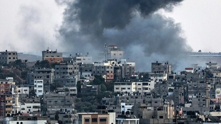 Νέοι βομβαρδισμοί του Ισραήλ στη Ράφα – Εορτασμοί για την 76η επέτειο από την ίδρυση του κράτους