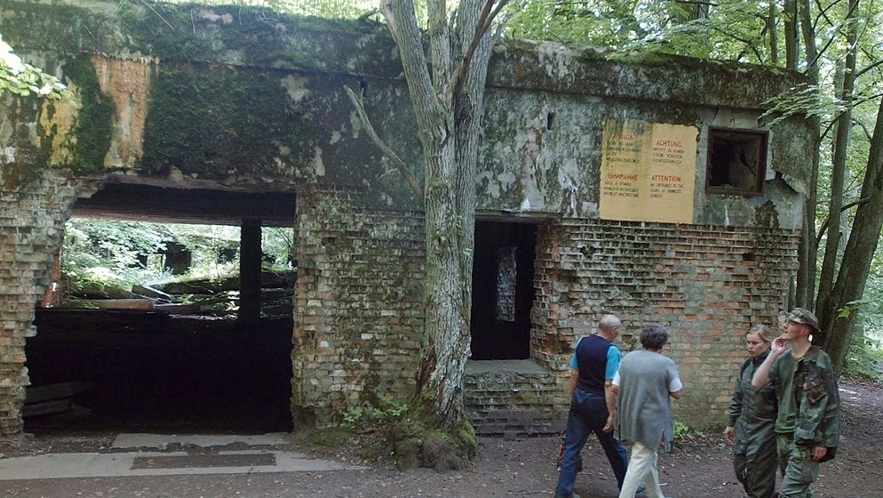 Πολωνία: Πυκνό μυστήριο καλύπτει τους σκελετούς που βρέθηκαν στο Αρχηγείο του Χίτλερ