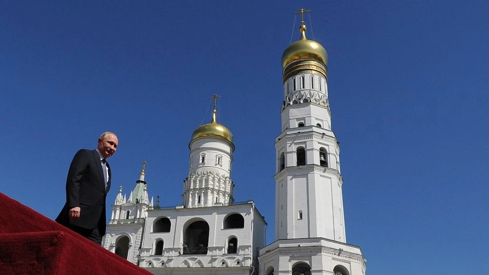 dbd95108-putin Ρωσία: Ορκίστηκε για πέμπτη φορά πρόεδρος ο Βλαντιμίρ Πούτιν σε μια λαμπρή τελετή στο Κρεμλίνο
