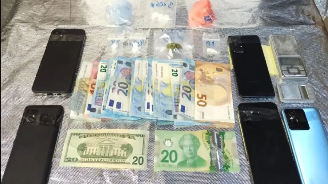Εξαρθρώθηκε συμμορία που διακινούσε κοκαϊνη και κάνναβη