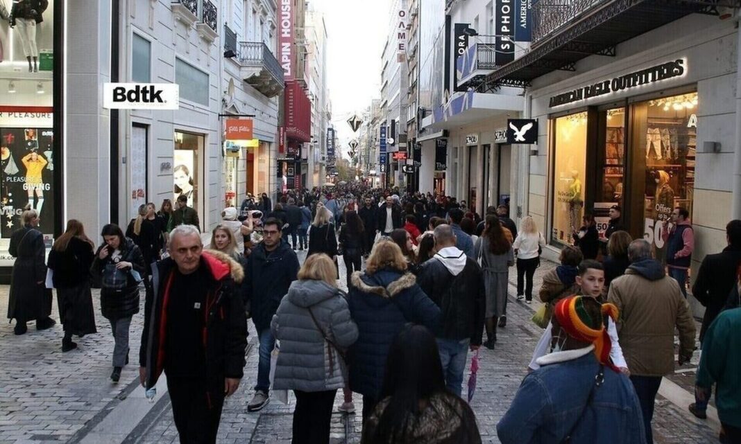 Επιδόματα: Τι αλλάζει στον τρόπο καταβολής στους δικαιούχους - Ποια θα πληρώνονται σε κάρτες
