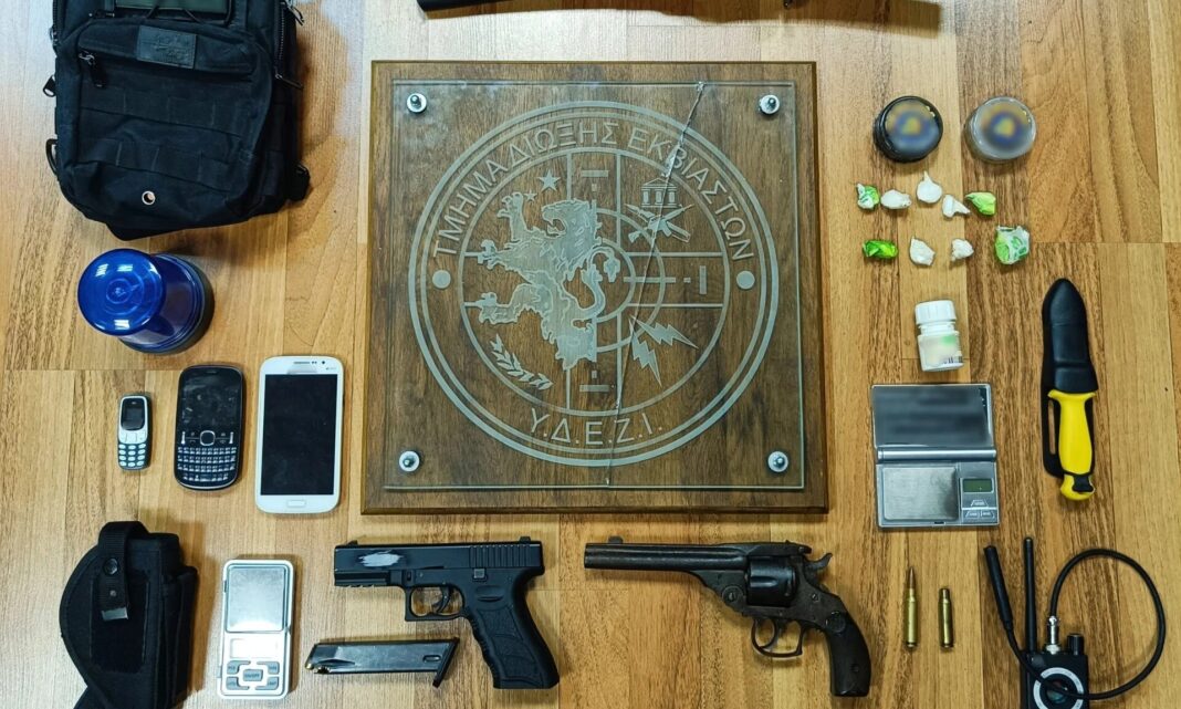 Δύο συλλήψεις για απάτη – Υπόσχονταν έκδοση αδειών οπλοφορίας και αγοράς οικοπέδων
