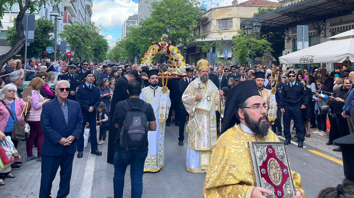 Θεσσαλονίκη: Με κατάνυξη η περιφορά του Επιταφίου του Αγίου Μηνά