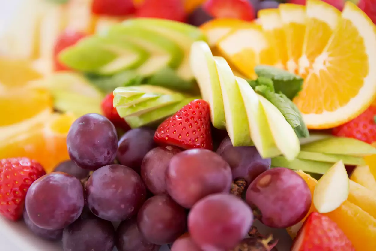 Οι 5 βιταμίνες που χρειάζεται το ανοσοποιητικό σύστημα και σε ποιες τροφές τις βρίσκουμε