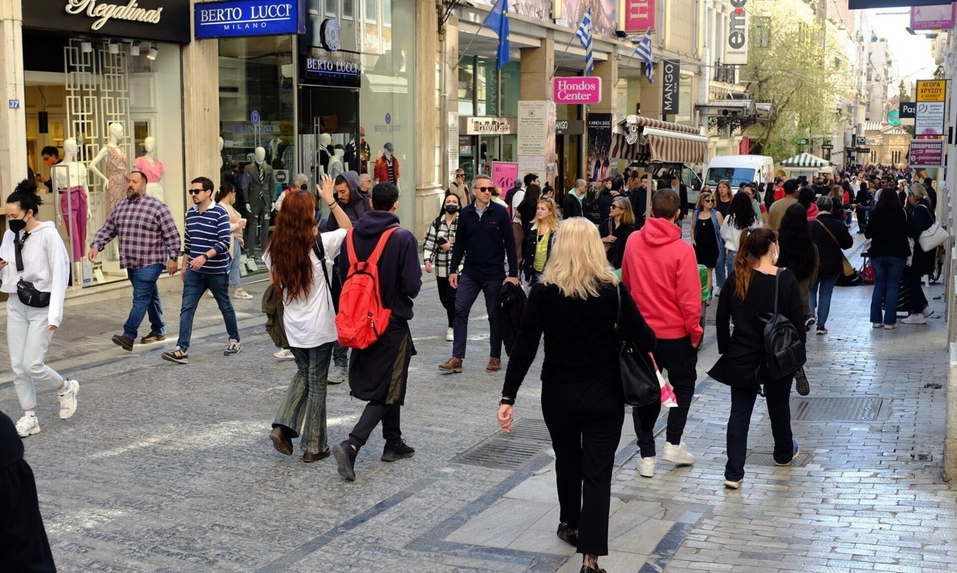 Ωράριο καταστημάτων Μεγάλο Σάββατο: Τι ώρα θα ανοίξουν και πότε θα κλείσουν