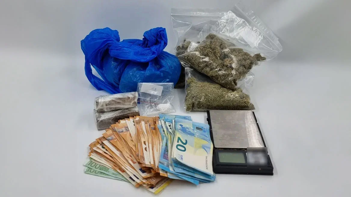 Συνελήφθη 22χρονος που διακινούσε χασίς και κοκαΐνη