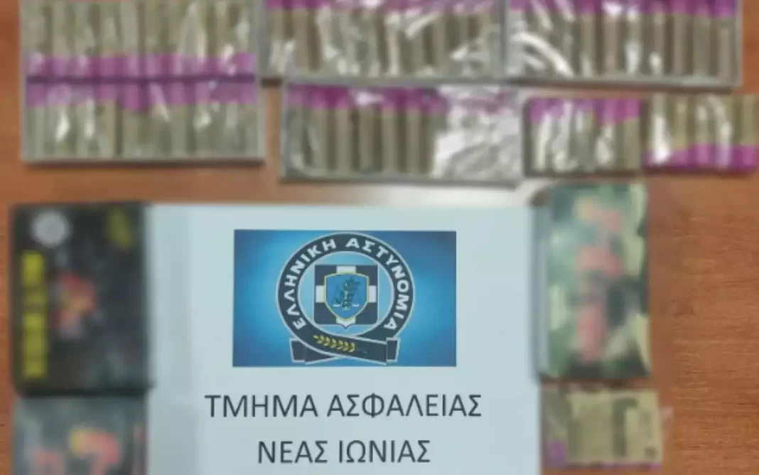 Συνελήφθη 20χρονος που είχε στην κατοχή του 570 κροτίδες