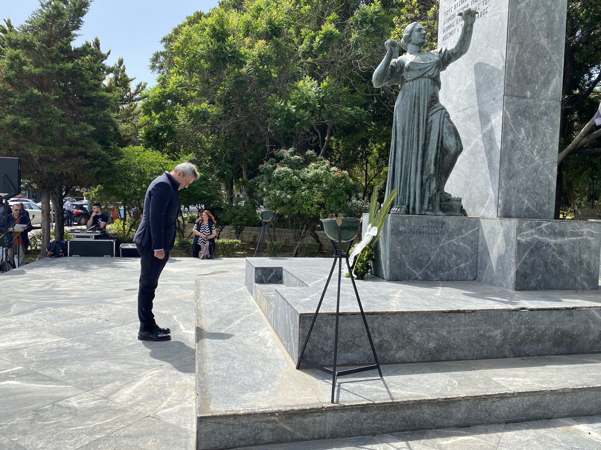 Στις εκδηλώσεις της επετείου των Εθνικών Αγώνων και της Αντίστασης κατά του ναζισμού και του φασισμού ο Χάρης Μαμουλάκης