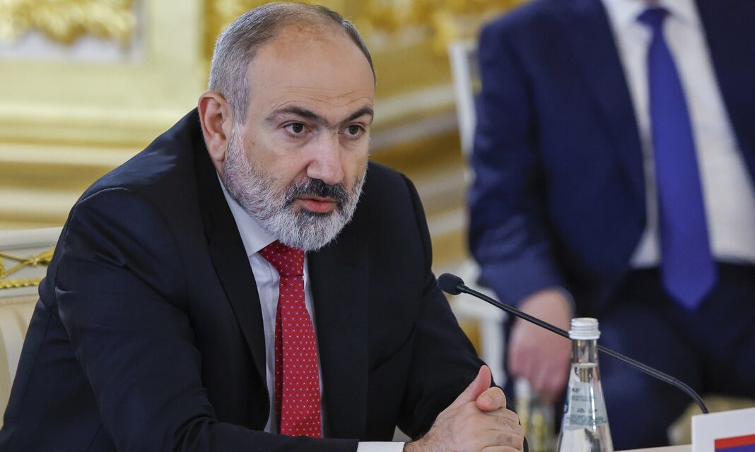 Αρμενία: Αναγκαστική προσγείωση του ελικοπτέρου που μετέφερε τον πρωθυπουργό