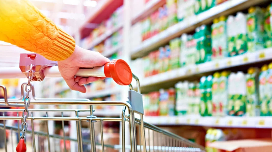 ΙΕΛΚΑ: Συγκράτηση των τιμών στα σούπερ μάρκετ τον Απρίλιο – Ποια προϊόντα εμφανίζουν μειώσεις