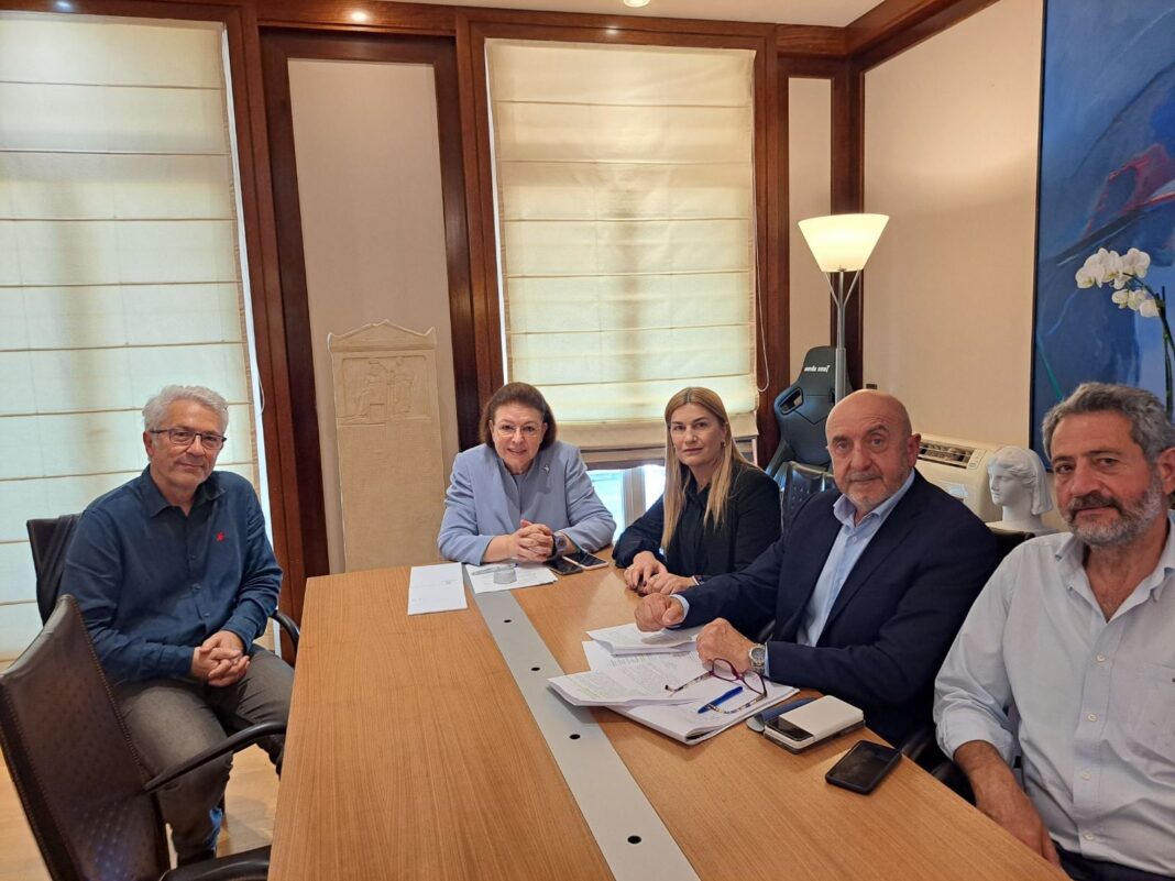 Συνάντηση Σέβης Βολουδάκη με την Υπουργό Πολιτισμού για θέματα των Σφακίων