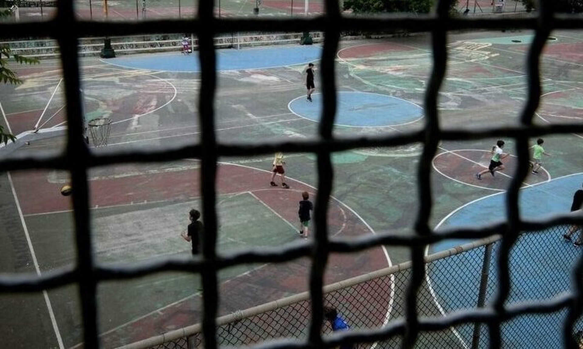 15χρονος μπήκε σε προαύλιο Γυμνασίου και χτύπησε συνομήλικο του