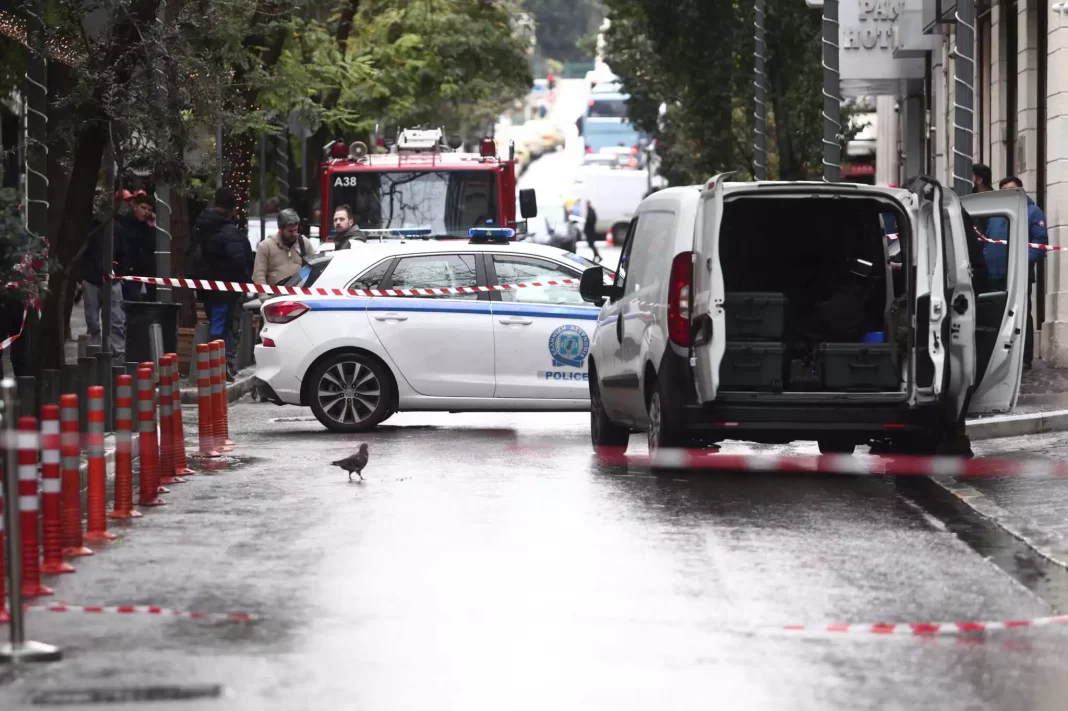 Αγία Βαρβάρα: Έκρηξη χειροβομβίδας προκάλεσε φθορές σε αυτοκίνητα