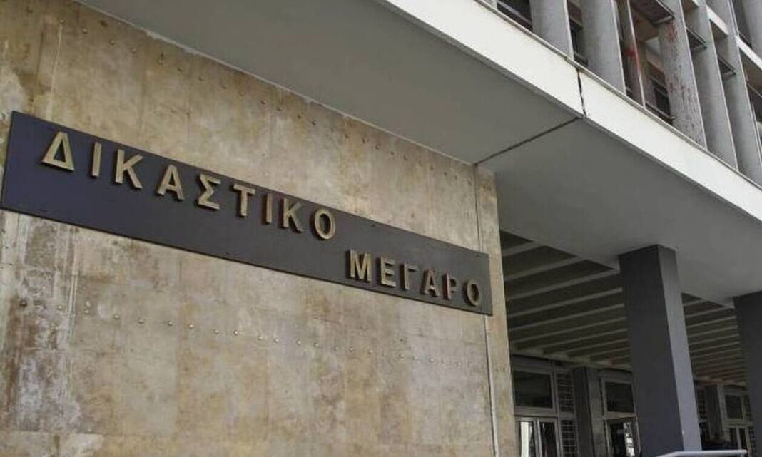 Αθώες μητέρα και γιαγιά που άφησαν μόνο στο σπίτι 5χρονο αγοράκι