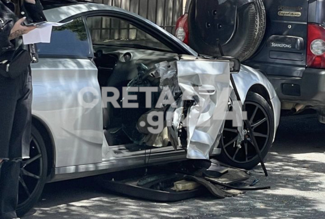 Τροχαίο στο Ηράκλειο – «Φυσαρμόνικα» η πόρτα αυτοκινήτου