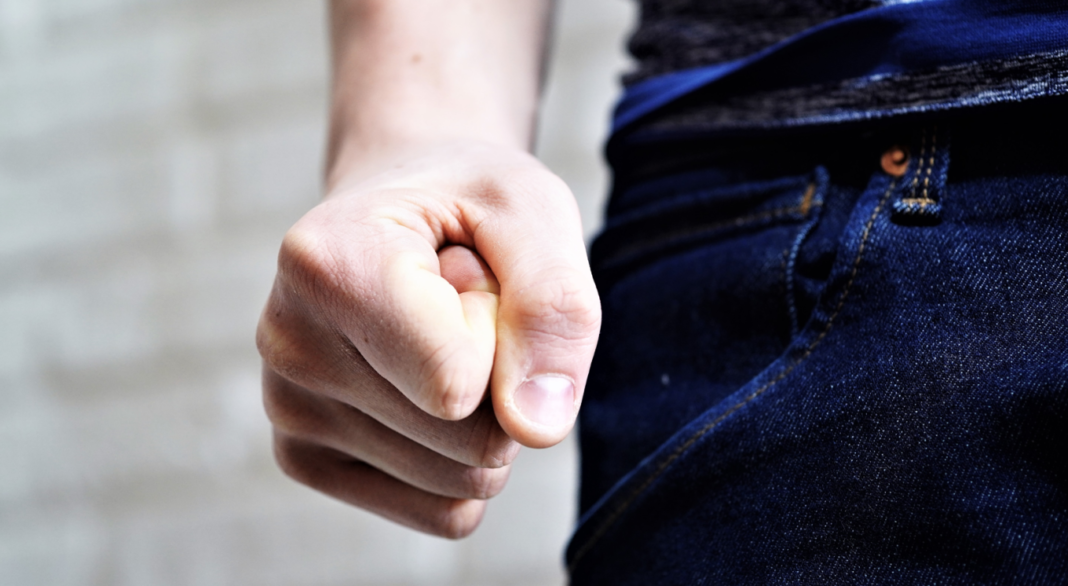 Στη φυλακή 47χρονος που επιτέθηκε στους γονείς του και τους κλείδωσε έξω από το σπίτι