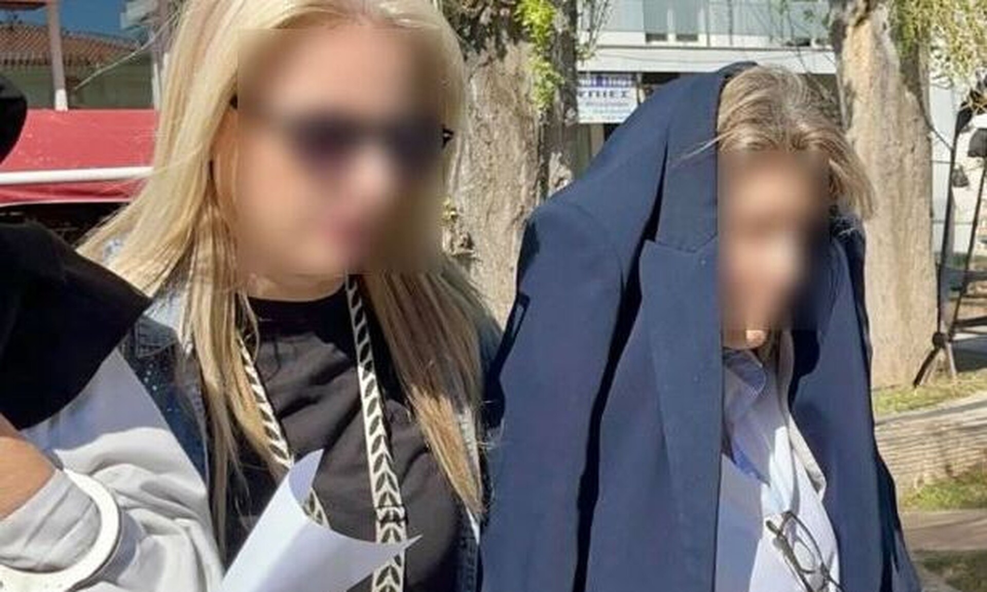 «Τέσσερα χιλιάρικα είναι εντάξει;» - Στο φως διάλογοι μεταξύ προϊσταμένης και συνεργατών